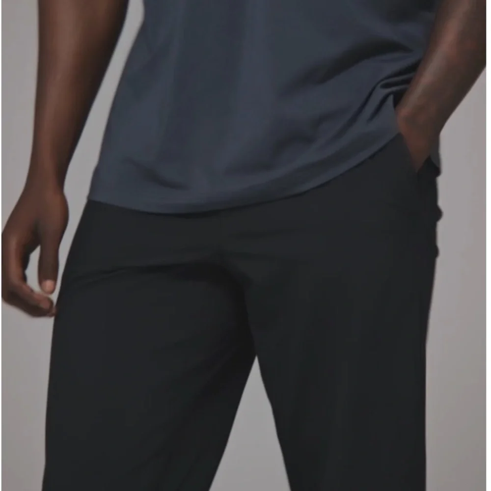 ALO Repetition Pants. Black. Size Large